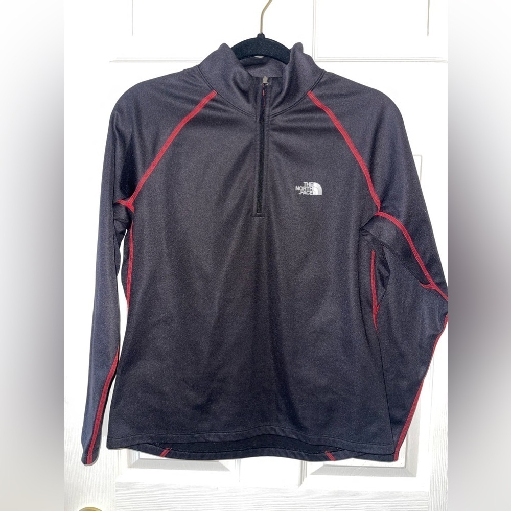 The North Face 1/2 zip, Flight series • Women’s Medium